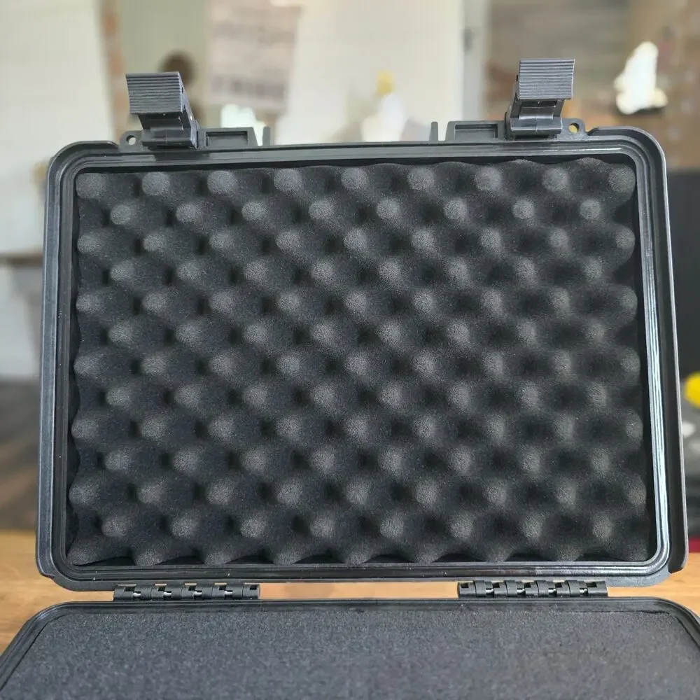 Hard Camera Case, Medium, Black, Solid, 18L x 14W x 6H